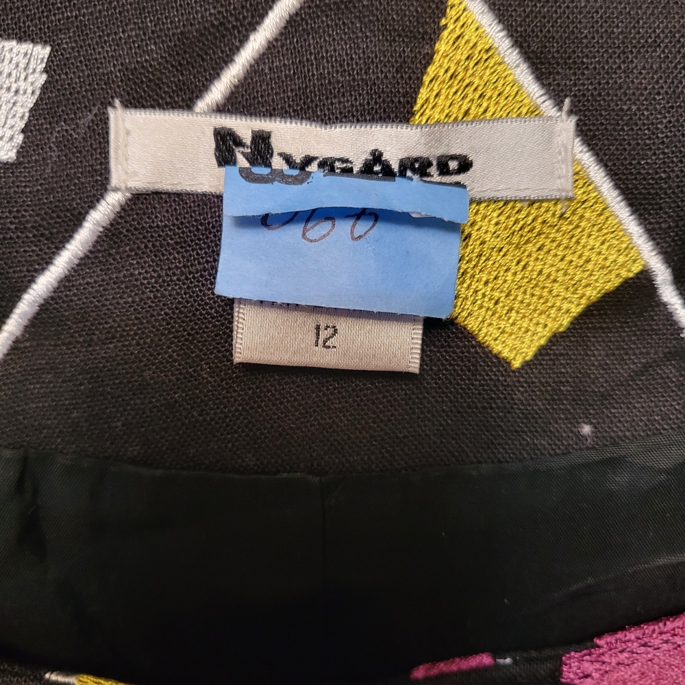 Nygard Triangular Motif Jacket - Picture 4 of 4